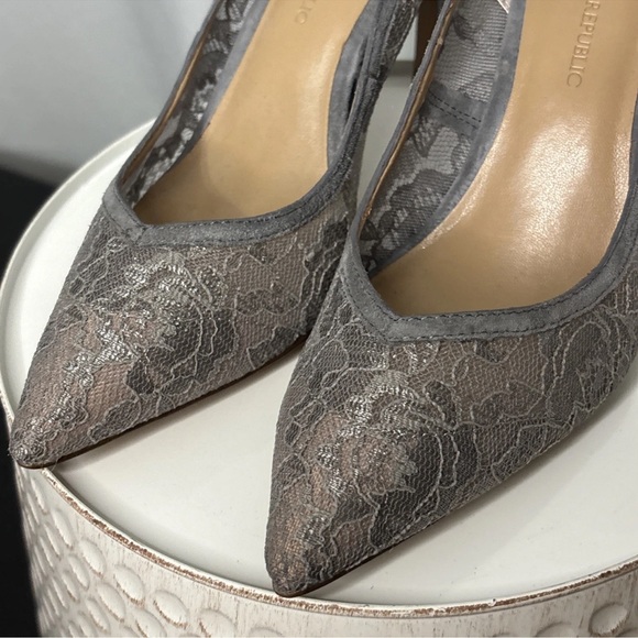 Banana Republic Gray Lace Madison Heels Stilettos Holiday Dress Shoes Size 6 - Picture 4 of 16